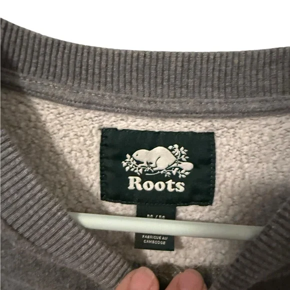 Roots Men's Gray sweatshirt size M Great used condition